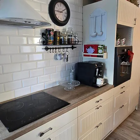 Family De Lux Apartment *